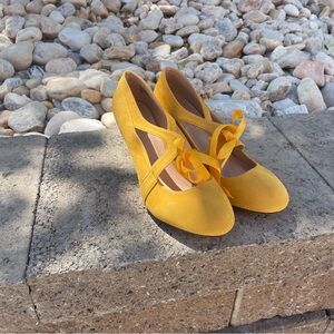 Never Worn, Yellow Chase & Chloe Heels with Ribbon, Size 8.5